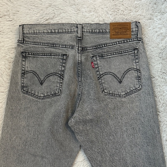 Levi's Wedgie Sz 28 women’s Stonewash Gray Straight Leg Jeans - Picture 10 of 13